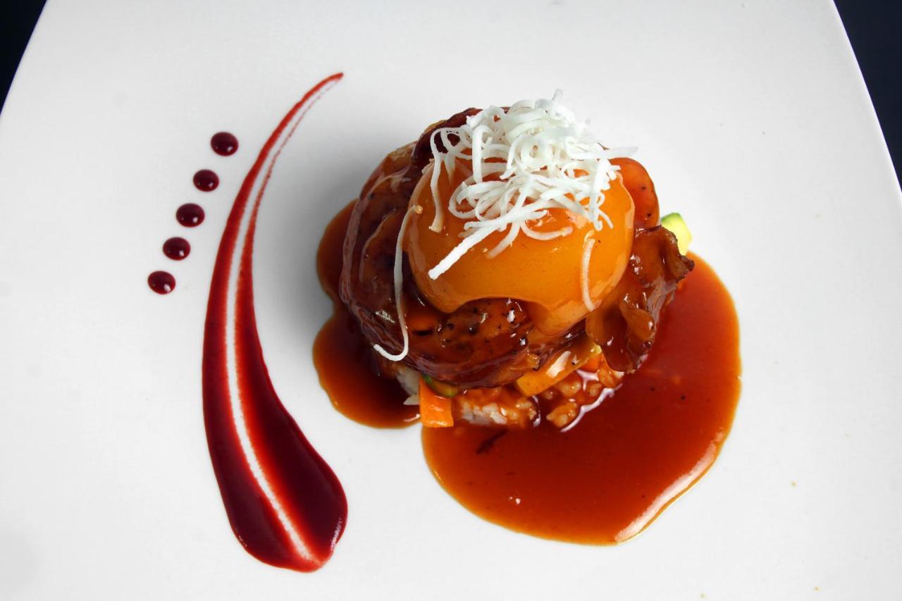 Royal Villas Resort Mazatlan Luaran gambar A plated duck dish