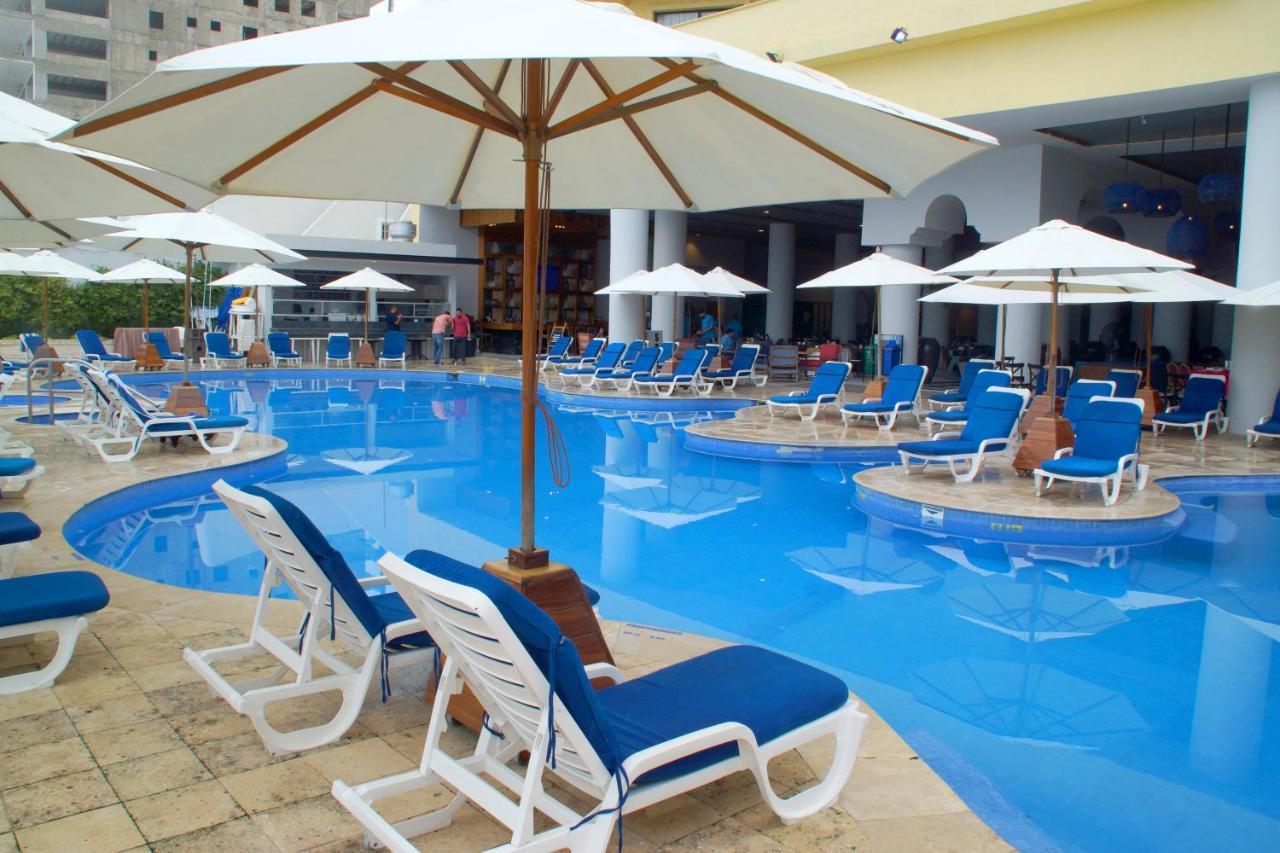 Royal Villas Resort Mazatlan Luaran gambar A pool at a resort